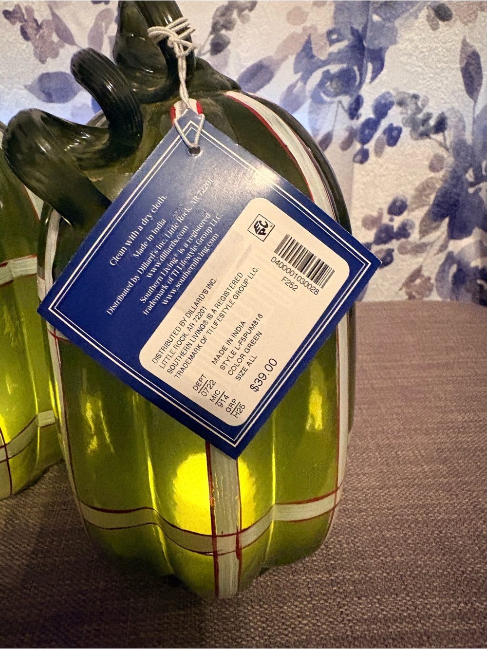 NWT Southern Living Dillards Green Mouth Blown Glass Pumpkin Artisan Decor 8.5" - Picture 4 of 10